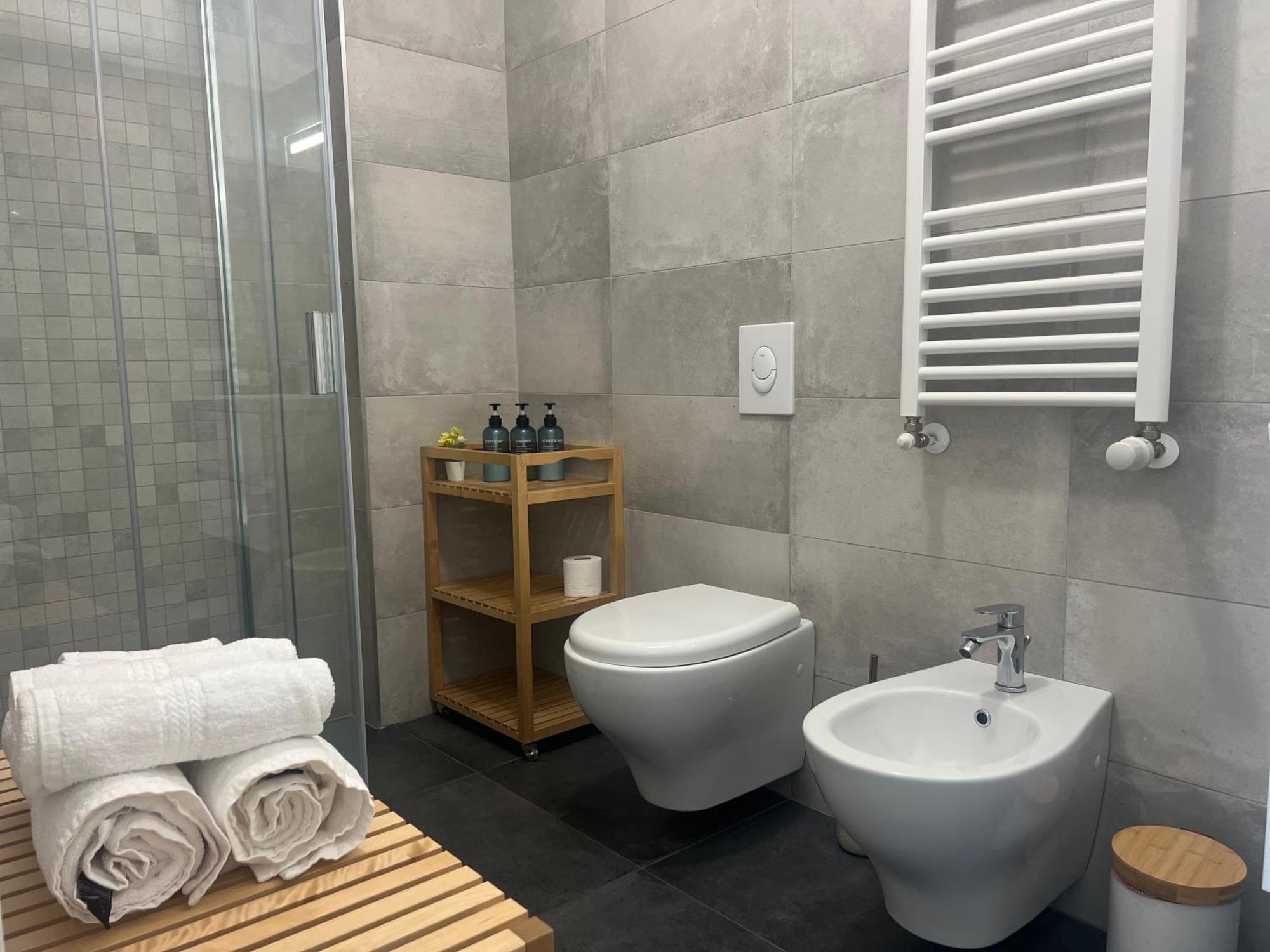 Regina Milano In Melegnano - Wifi, Breakfast Box And Terrace Lejlighed Eksteriør billede