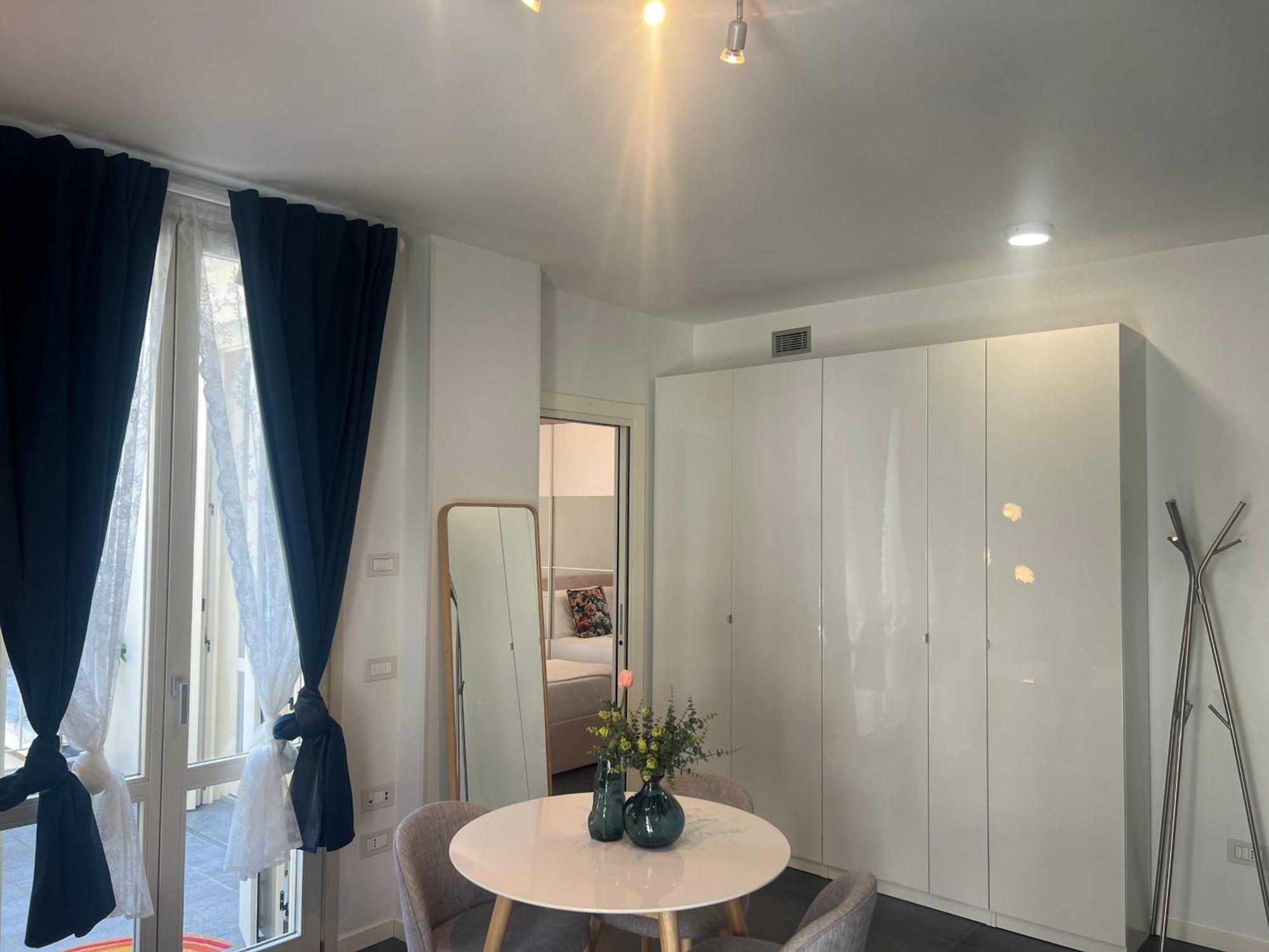 Regina Milano In Melegnano - Wifi, Breakfast Box And Terrace Lejlighed Eksteriør billede