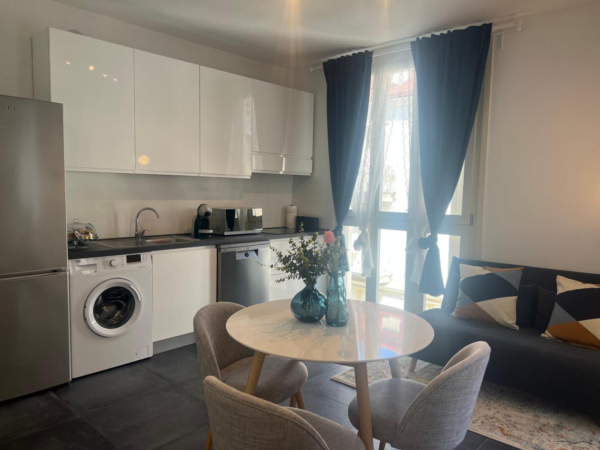 Regina Milano In Melegnano - Wifi, Breakfast Box And Terrace Lejlighed Eksteriør billede